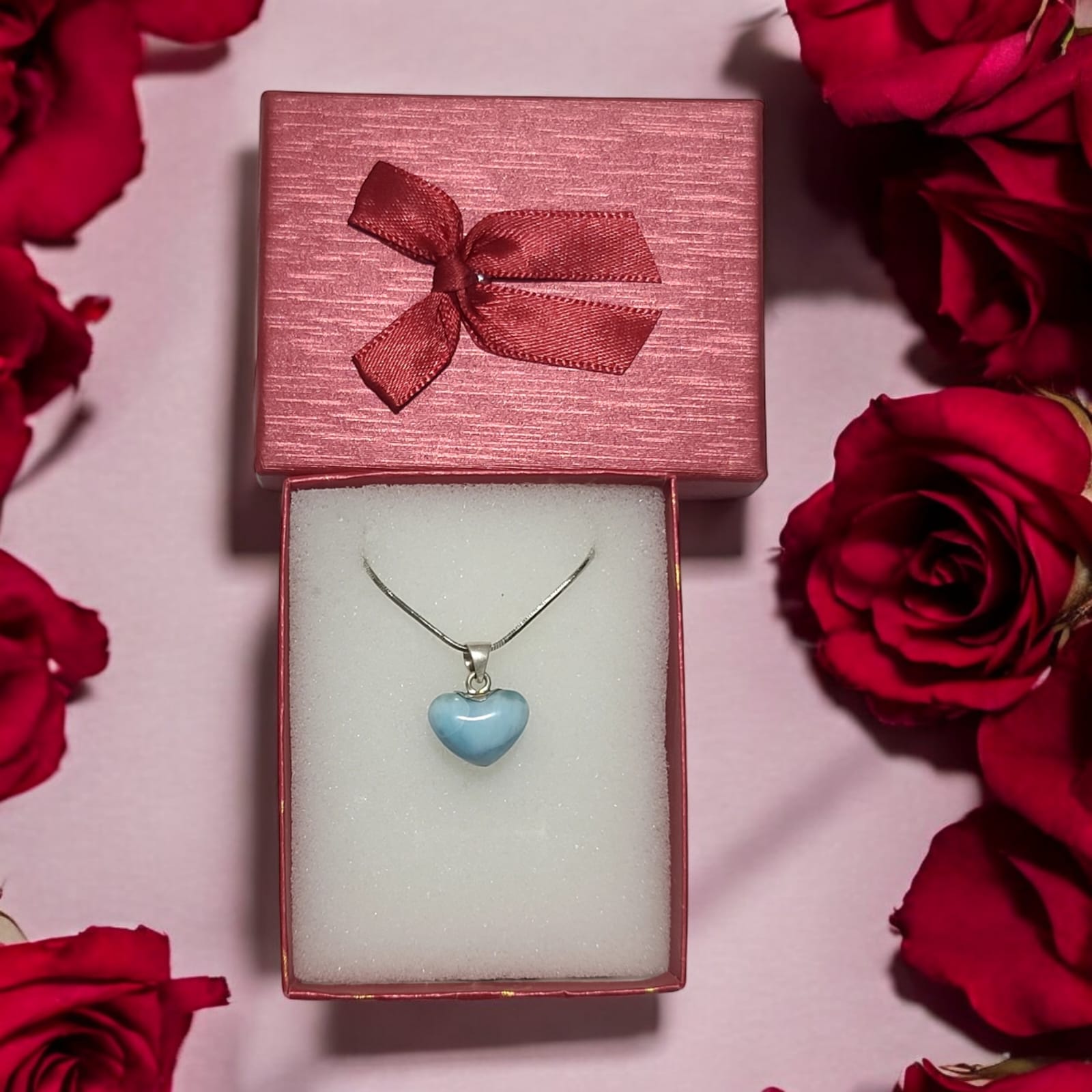 Colgante de Corazón de Larimar en Plata 925 – Tamaño Mediano, Edición San Valentín.