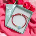 Cargar la imagen en la vista de la galería, Pulsera Roja de Larimar con Cordón Ajustable en Oro Laminado  Edición San Valentín
