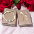 Cargar la imagen en la vista de la galería, Pulsera Blanca de Larimar con Cordón Ajustable en Oro Laminado  Edición San Valentín
